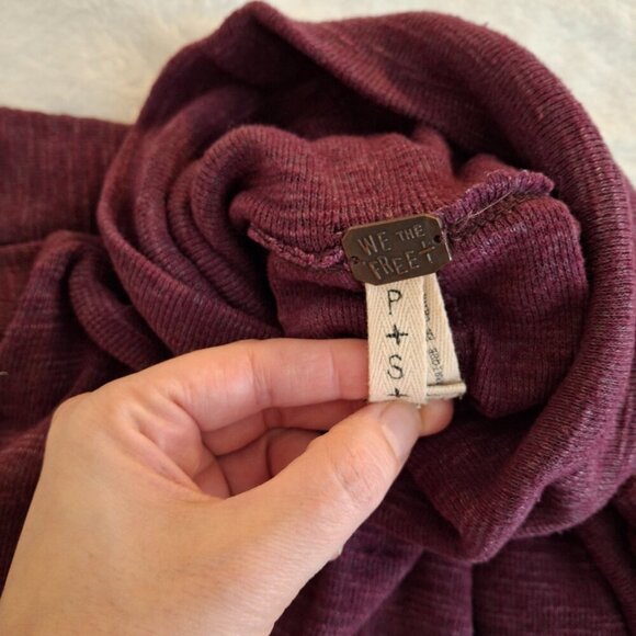 We The Free Mock Neck Top Sz S Slit Back Relaxed Fit Baselayer Boho Langelook - Picture 13 of 16